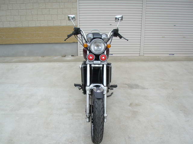 Купить мотоцикл Honda VF750 Magna 1982 фото 4